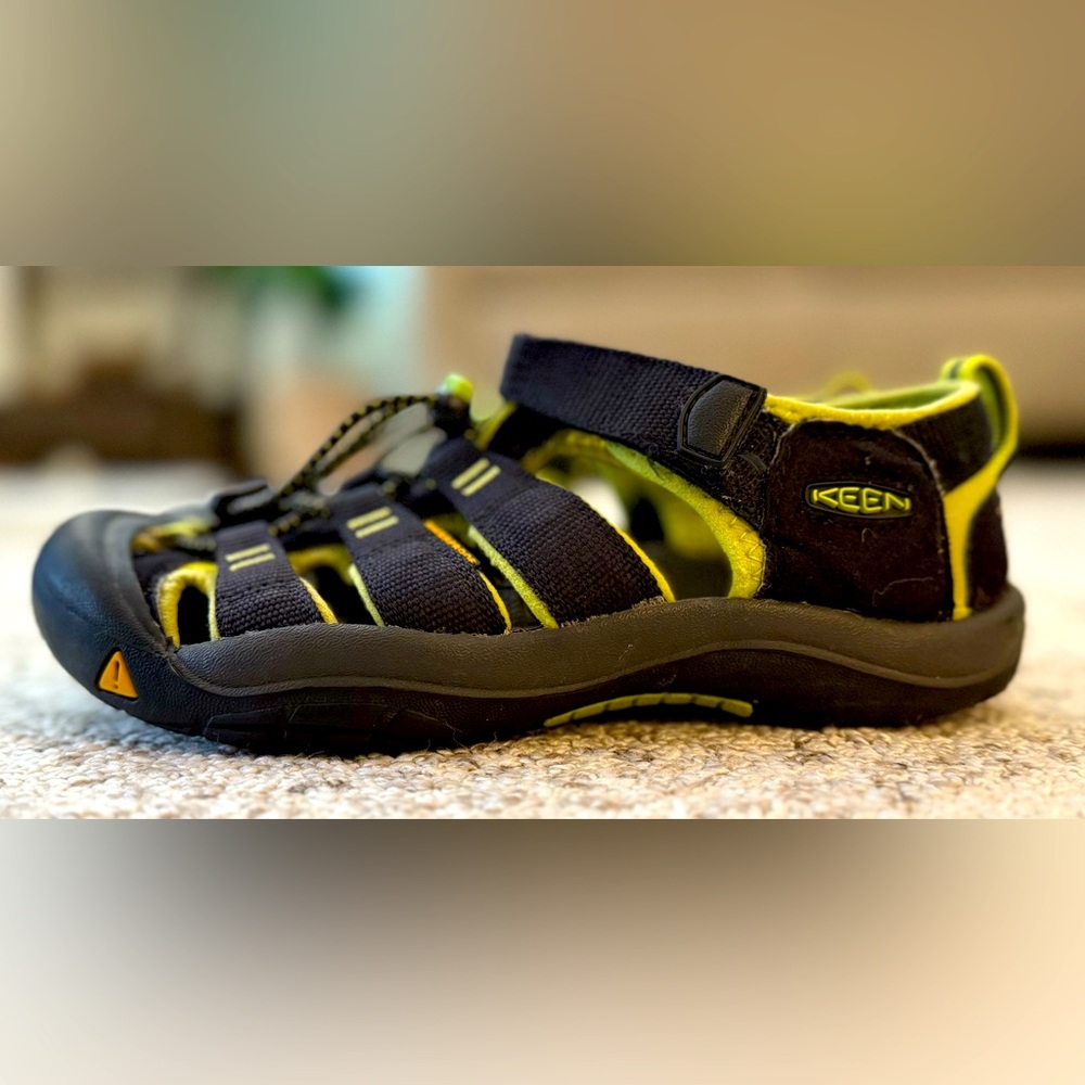 Keens Waterproof Sandal Boys Black